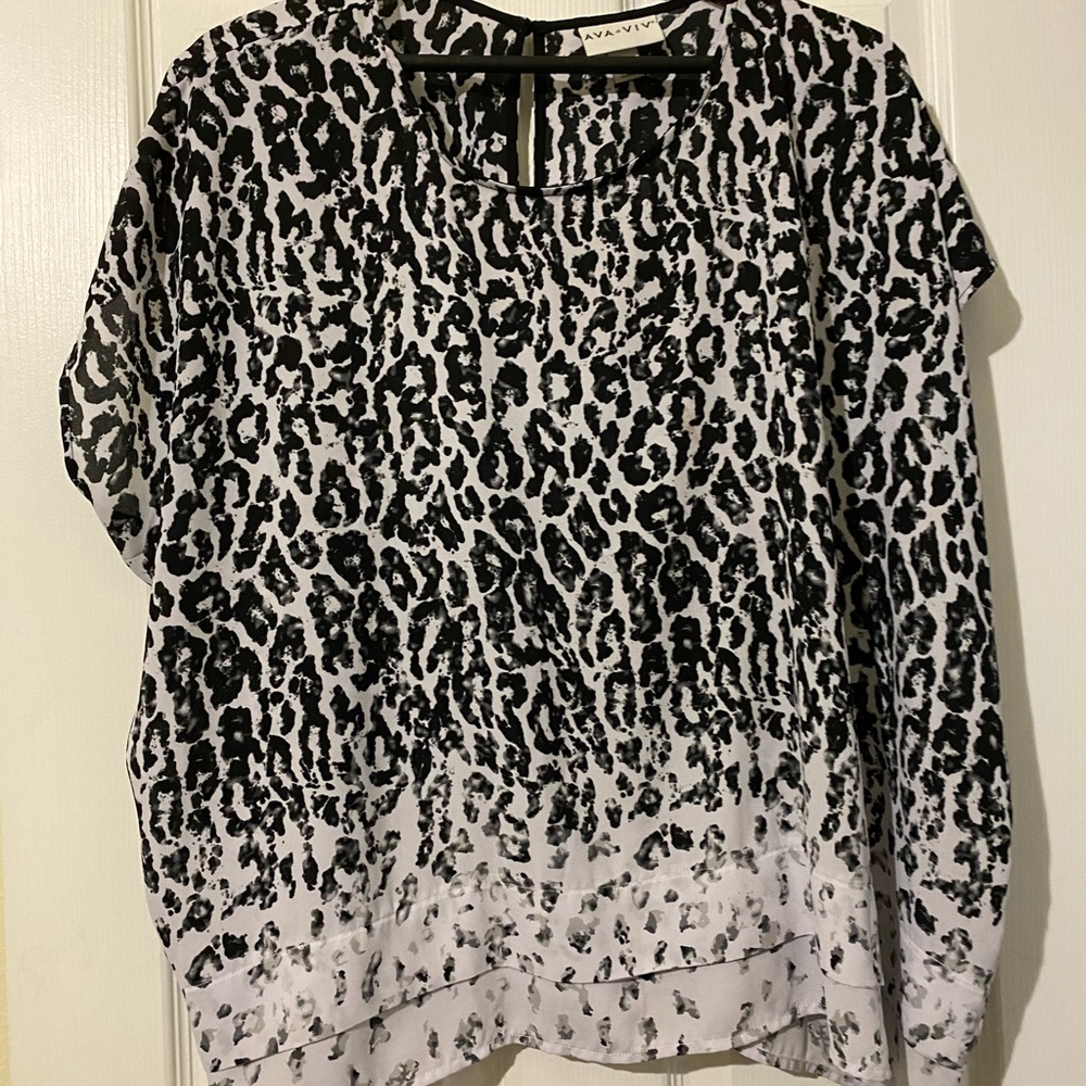 Ava & Viv Leopard Top